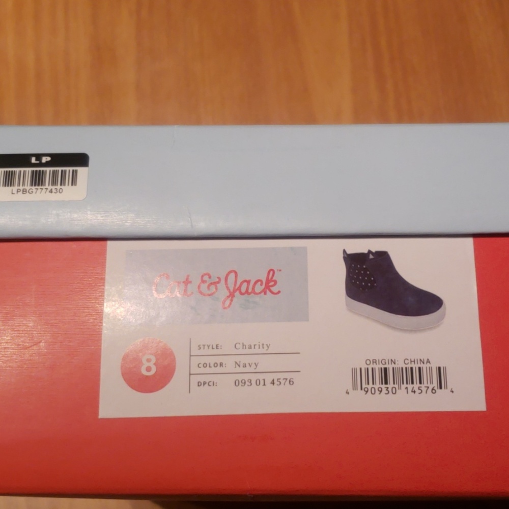 Shoes - Picture 2 of 4